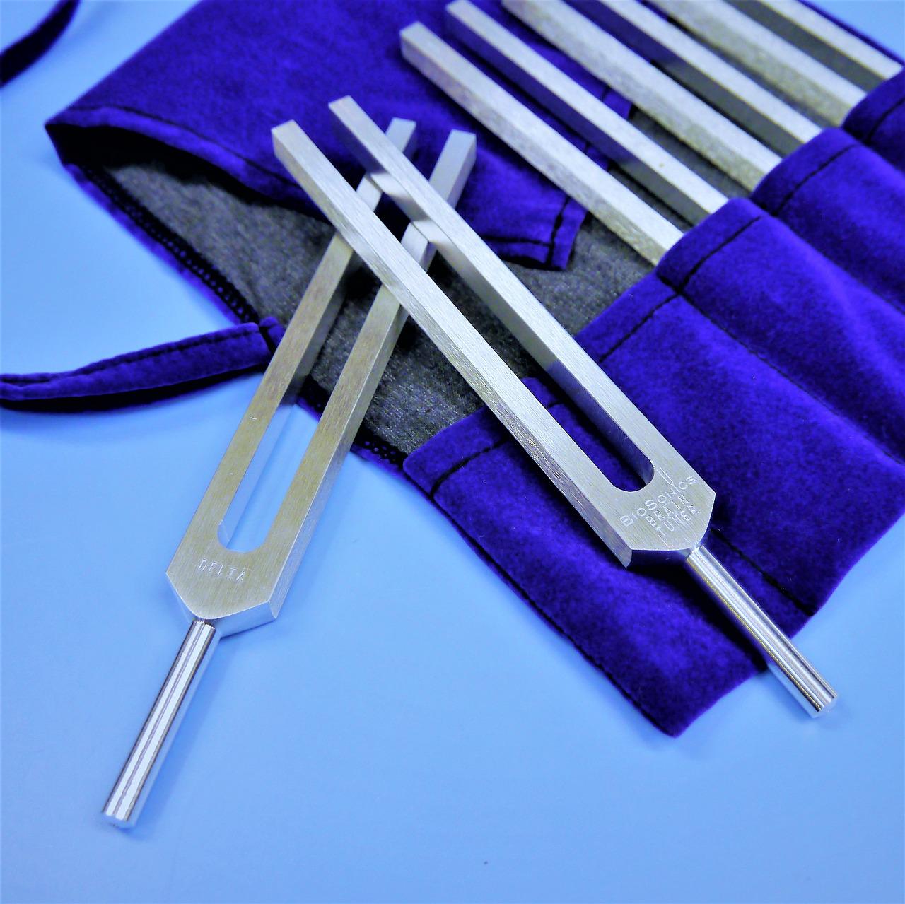 tuning fork, healing, brain tuner-1902632.jpg